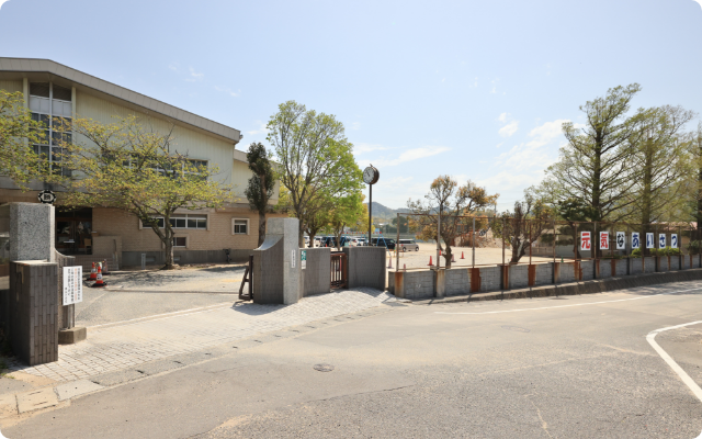 勝山小学校